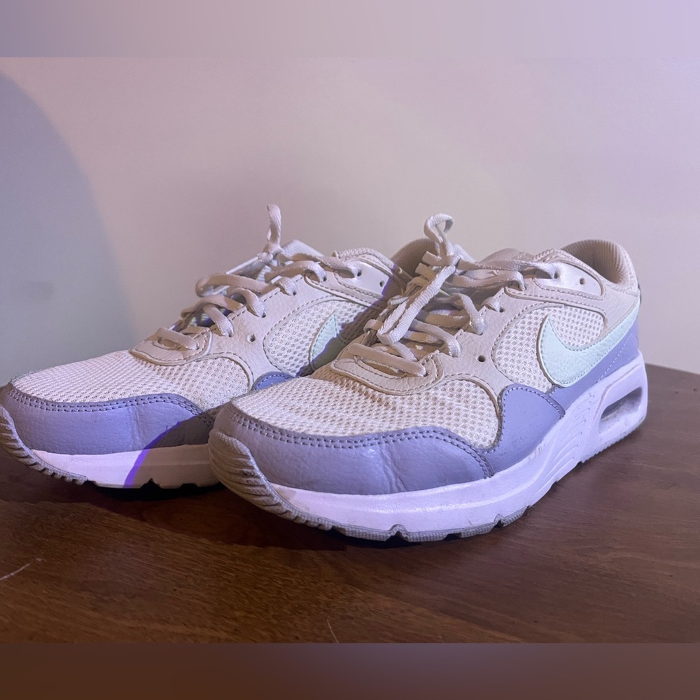 Women’s Nike shoes